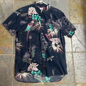 Quiksilver Short Sleeve Button Down Shirt Size XL